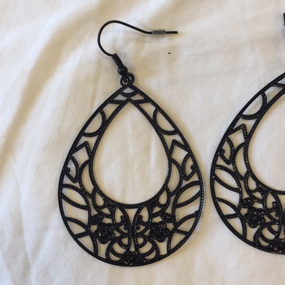 Earrings - Picture 3 of 3